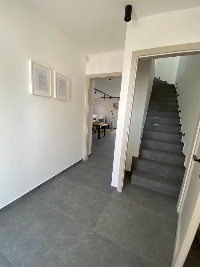 Twin House Apartment Gyal ภายนอก รูปภาพ