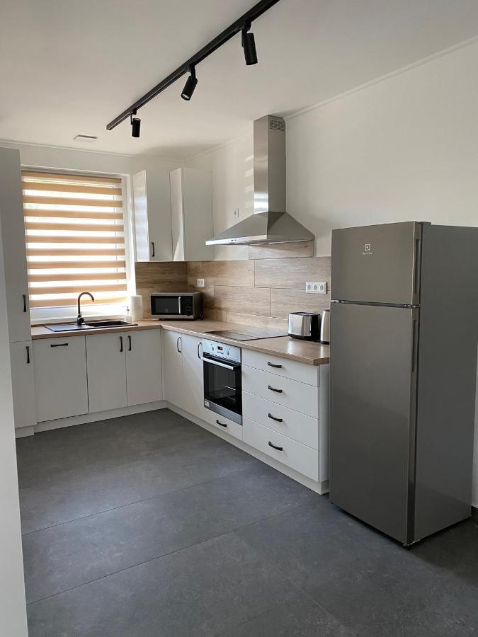 Twin House Apartment Gyal ภายนอก รูปภาพ