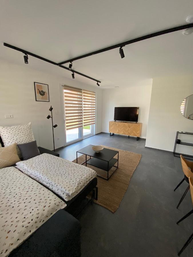 Twin House Apartment Gyal ภายนอก รูปภาพ