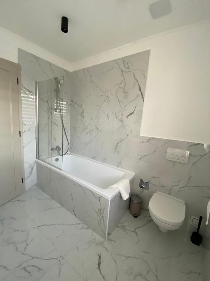 Twin House Apartment Gyal ภายนอก รูปภาพ