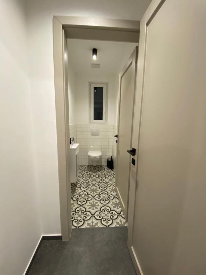 Twin House Apartment Gyal ภายนอก รูปภาพ
