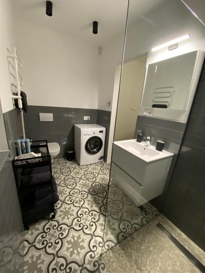 Twin House Apartment Gyal ภายนอก รูปภาพ